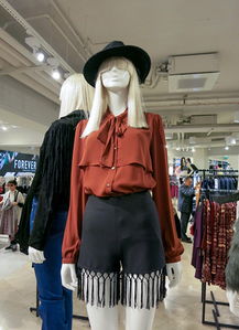 潮流之选 女装品牌推荐与零售新趋势